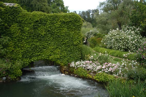 Particolare del giardino La Cannara a Marta