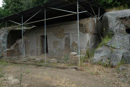 Tomba a portico a Pian di Mola