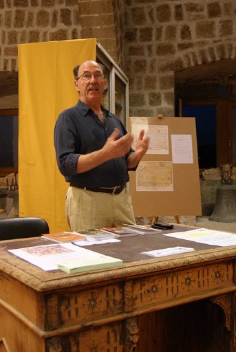 Il Prof. Osbat, moderatore della manifestazione