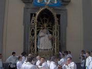 Parte la processione