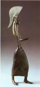 Menerva. Bronzo proveniente da Vulci
ora al Museo del Louvre di Parigi 
 
  
 
