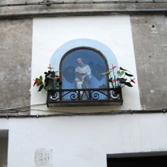 Nicchia votiva con San Giuseppe e Ges�