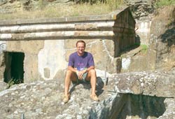 La tomba del dado nella necropoli della Peschiera a Tuscania