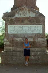 Sepolcro del frontespizio