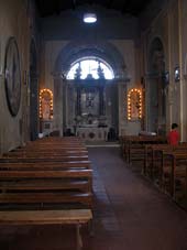 L'interno della Chiesa del SS nome di Ges�