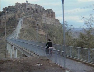 Inizia la salita verso la Civita