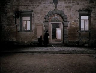 L'ingresso di palazzo Alemanno Mazzocchi alla Civita