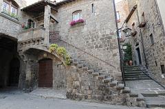 Il tipico profferlo viterbese