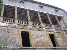 Il Palazzo Orsini, la loggia cinquecentesca
