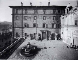 La piazza negli anni '50