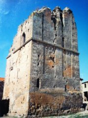 La torre campanaria prima del restauro