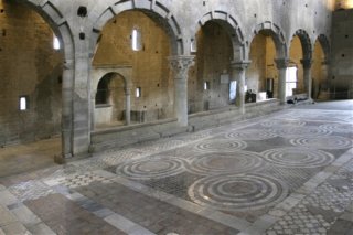 L'interno della chiesa
