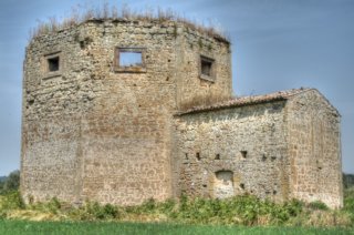 La chiesa vista da un lato