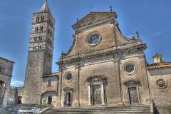 La cattedrale di San Lorenzo e il campanile