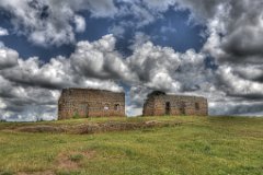 Ruderi nell'altopiano del Poligono Militare