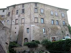 Mazzano Romano, il palazzo baronale degli Anguillara