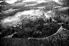 Roccalvecce tra le nebbie