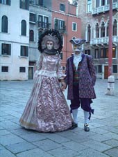 I costumi sono fastosi